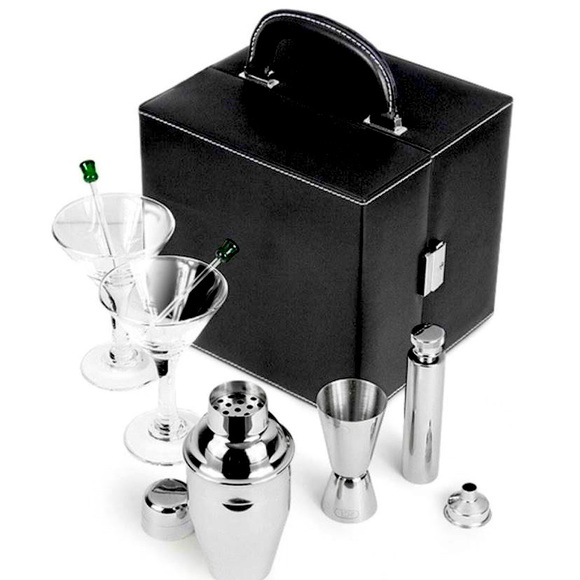 Geoffrey Beene Other - NEW Geoffrey Beene leather martini set